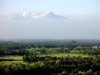 sopka Merapi 2911 m.n.m.