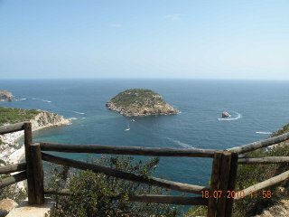 Jávea – pohled na ostrov Portitxol z vyhlídkay La Falzia