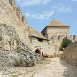 Maďarsko - navštivte nádherný hrad v Sümegu. Třeba při cestě k Balatonu