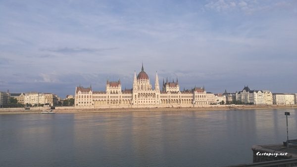 Budapešť